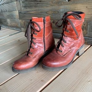 Dromedaris Red Kara Boots